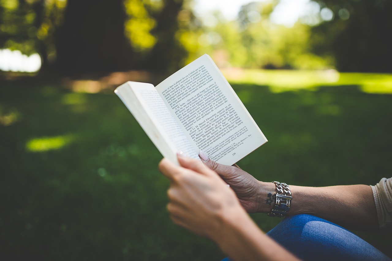 【必見】読書をしないと人生が不幸になってしまう驚くべき理由とは?