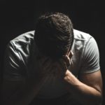 あなたも思わずしていませんか?人生を不幸にしてしまう考え方とは?